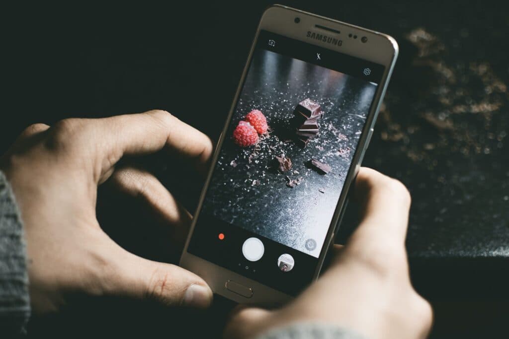 How Do I Promote My Restaurant on Social Media? 6 Tips for Restaurant Posts in 2023
