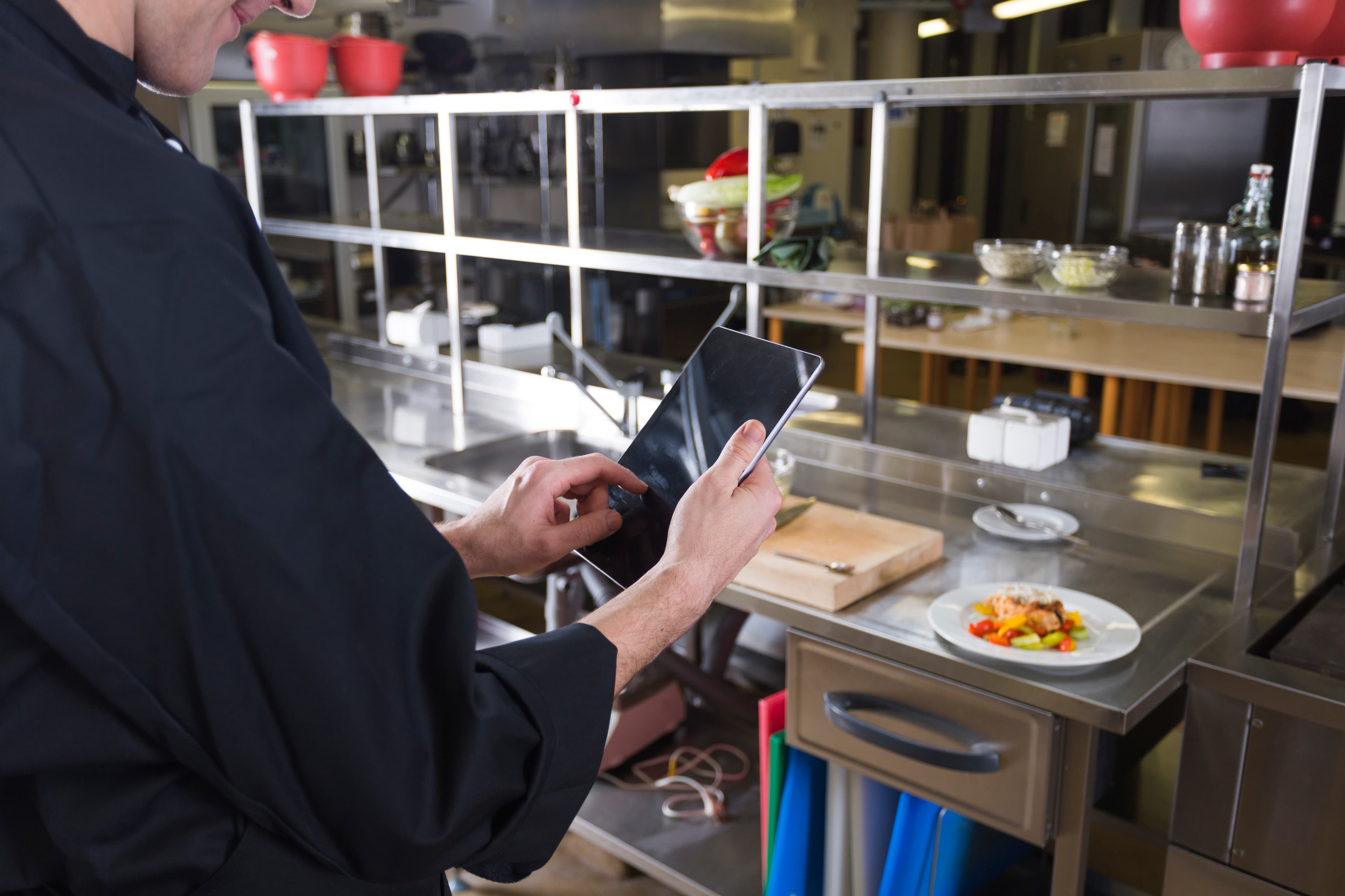 Professional restaurant phone system and host station